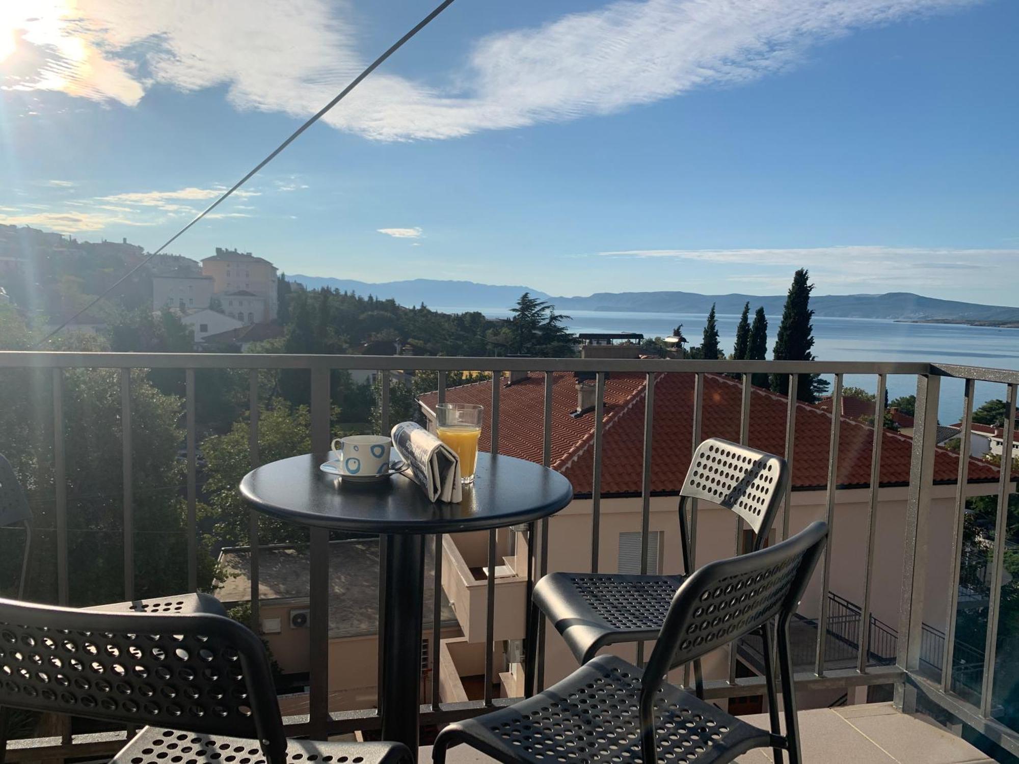 Apartments Julija Crikvenica Bilik gambar