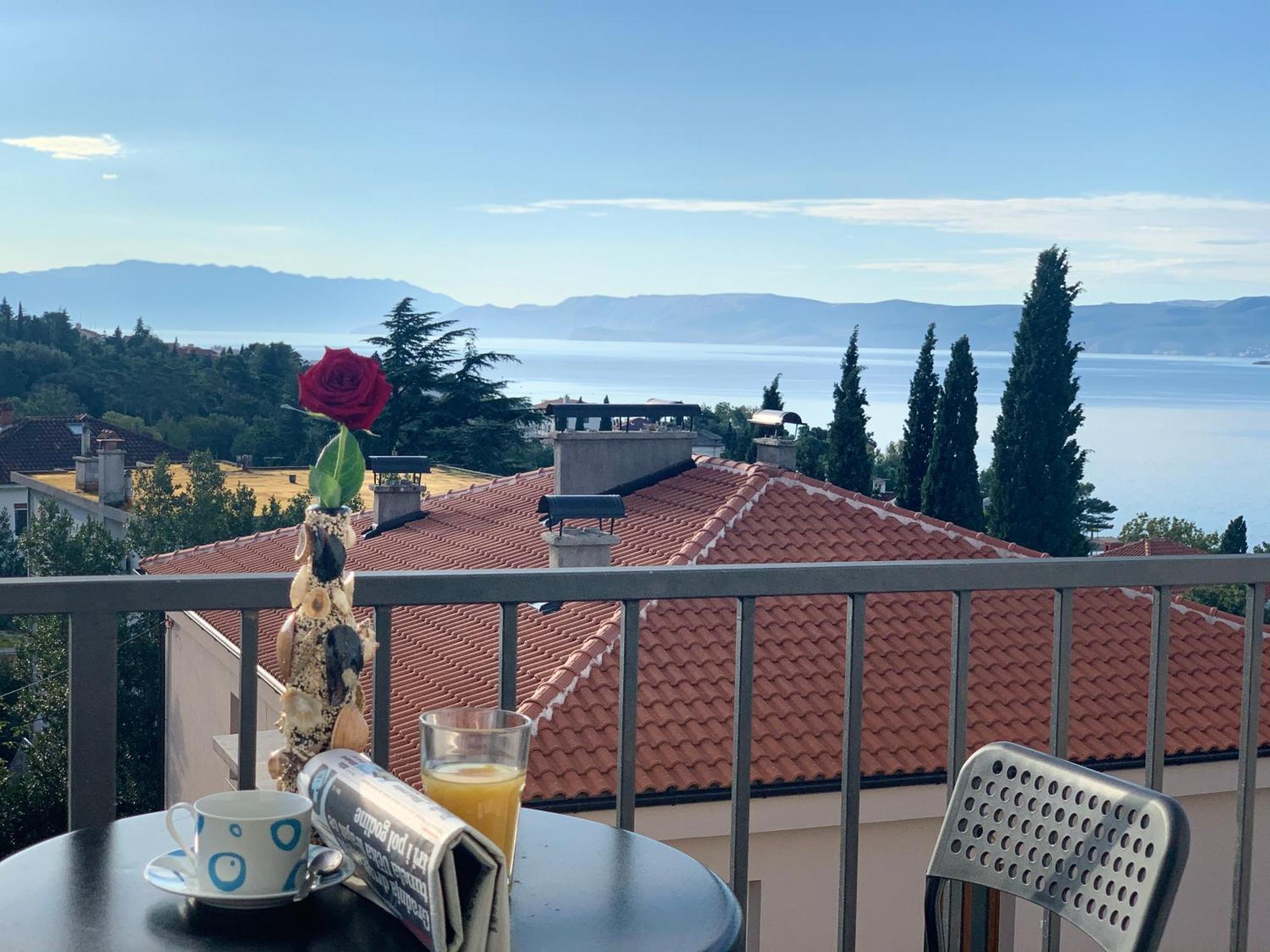 Apartments Julija Crikvenica Bilik gambar